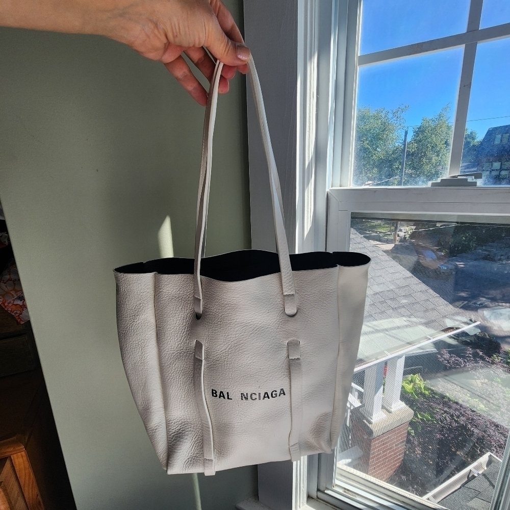 Balenciaga Everday Shopping Tote White leather in VGUC